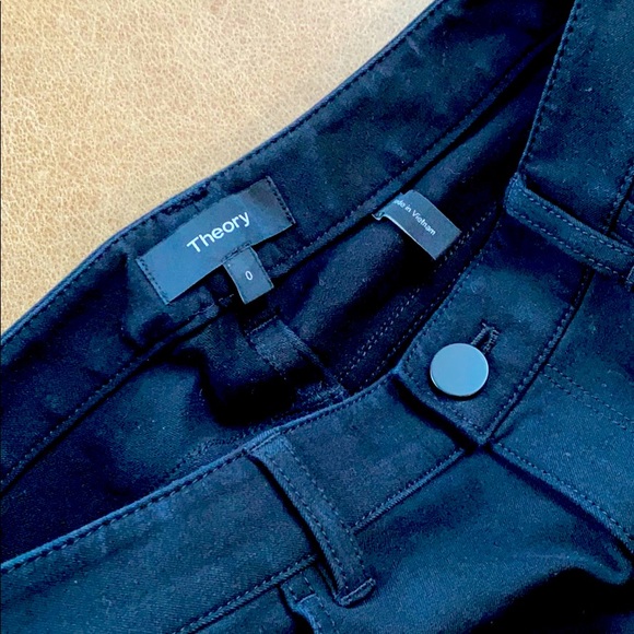 Theory Skinny Black Pants - High Rise, Stretchable - Picture 5 of 8